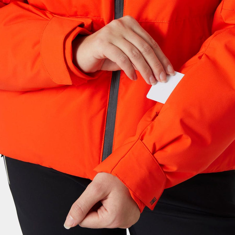 Load image into Gallery viewer, Helly Hansen Women&#39;s Nora Short Puffy Jacket
